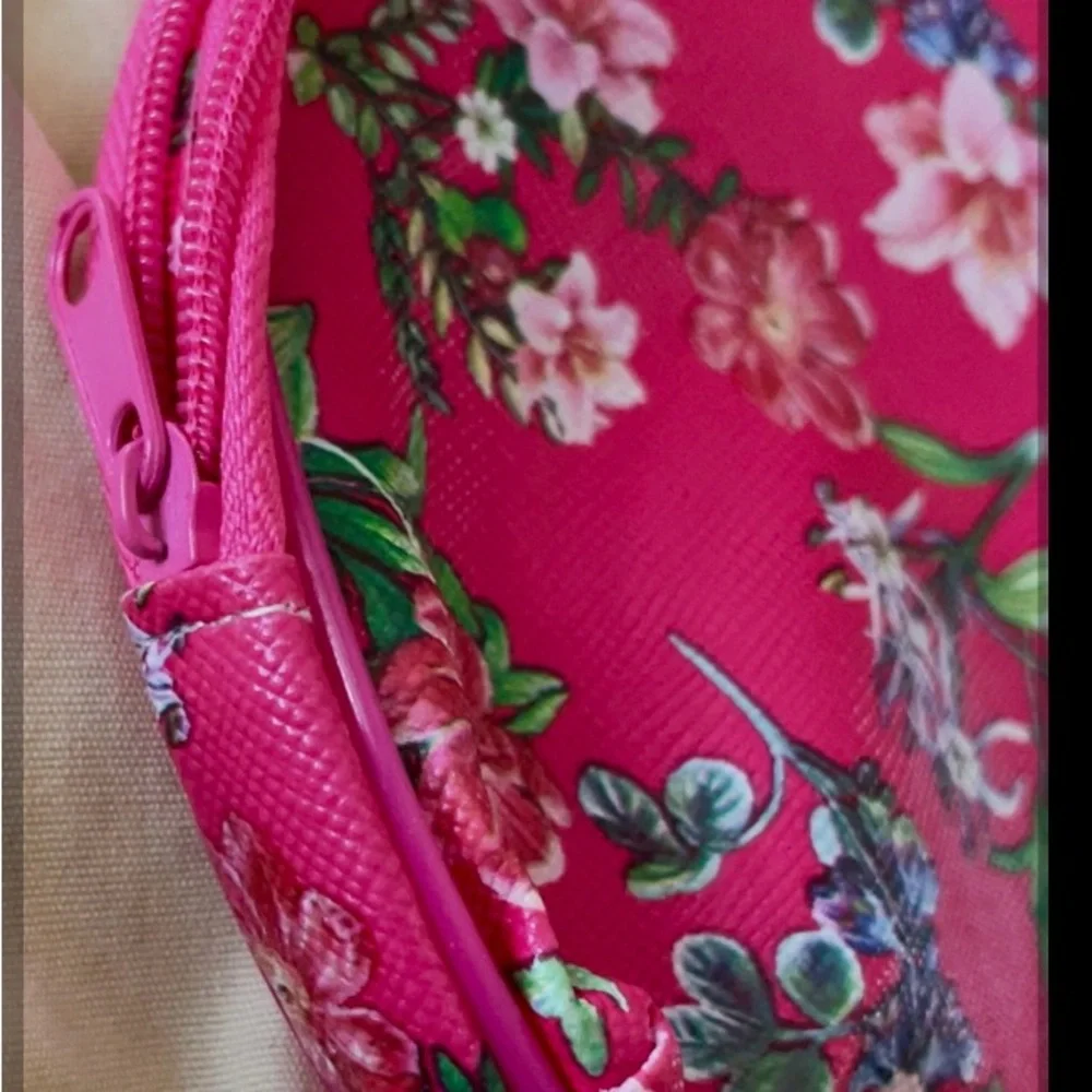 NWT ~ Floral Pink Cosmetic Pouch and Makeup Mirror keychain Set NEW Never Used